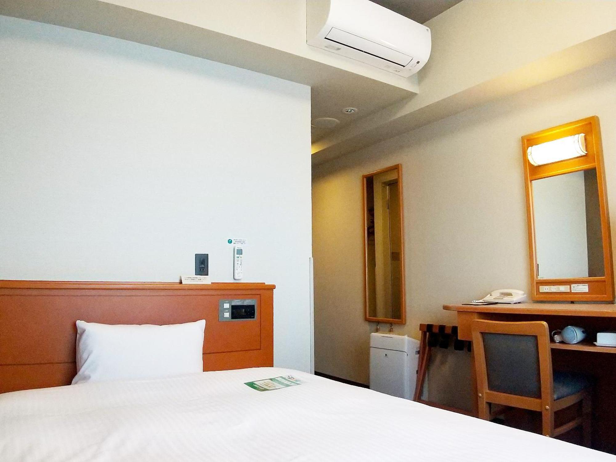 Hotel Route-Inn Niigata Kencho-Minami Exteriör bild